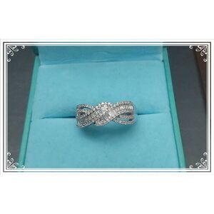 Gorgeous New 1/2 Ct. Baguette & Round Genuine Diamond  Crossover Band Ring Sz 8